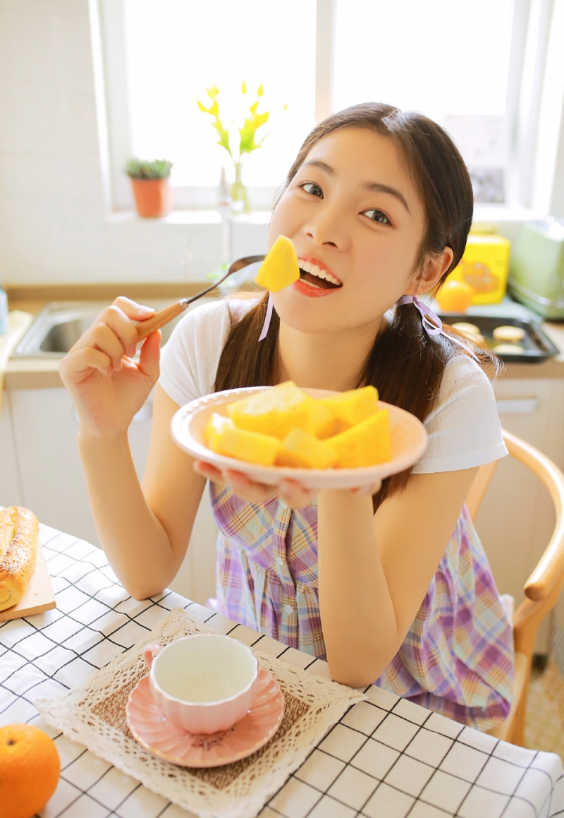 双马尾辫美女白丝美腿精选图片