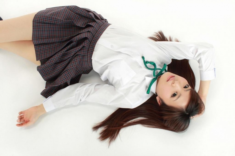 日本美女学生制服黑丝美腿写真