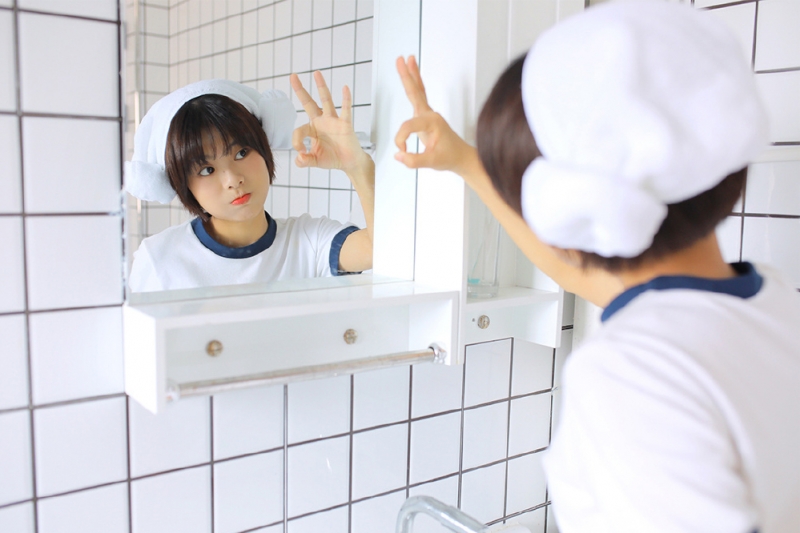 体操服美女白丝美腿卫生间写真