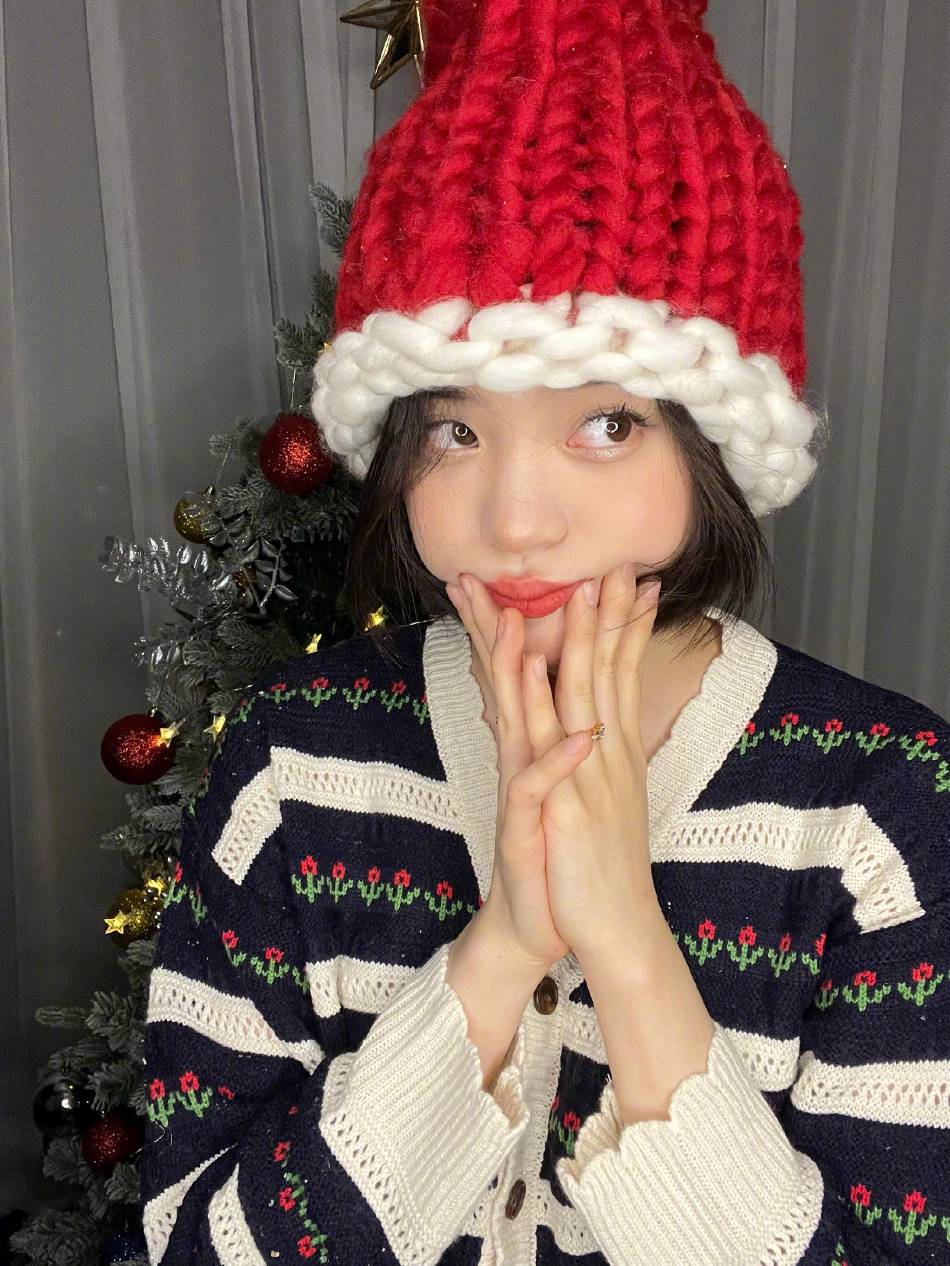 欧阳娜娜圣诞十八宫格甜美可人