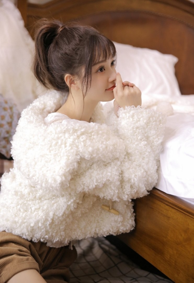 高马尾萌妹子甜美迷人精选图片