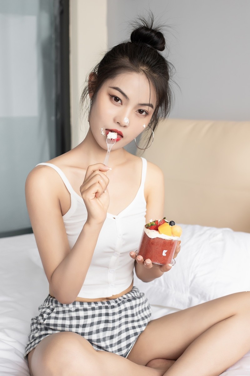 床上美女细腰美腿性感撩人辣图