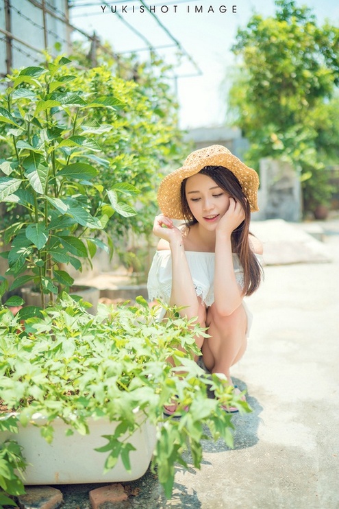 销魂完美女车模化身ol制服美女充满女人味图片