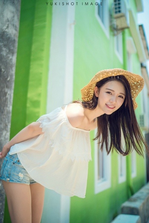天生浪荡的豪放美女陆萱萱芬芳诱人粉嫩图集