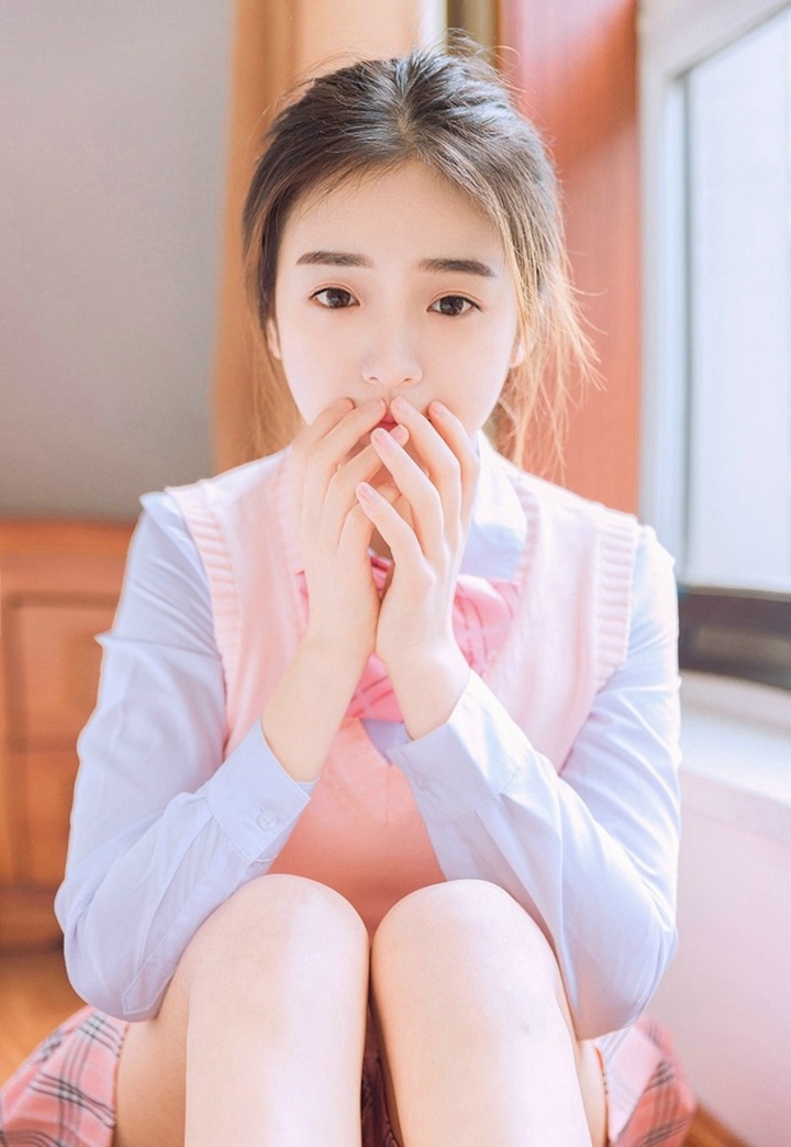 天生浪荡的豪放美女陆萱萱芬芳诱人粉嫩图集