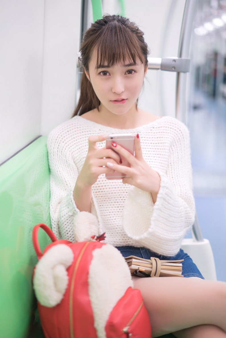 天生浪荡的豪放美女陆萱萱芬芳诱人粉嫩图集