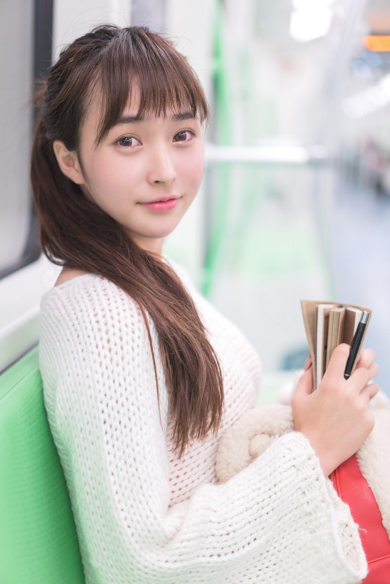 天生浪荡的豪放美女陆萱萱芬芳诱人粉嫩图集