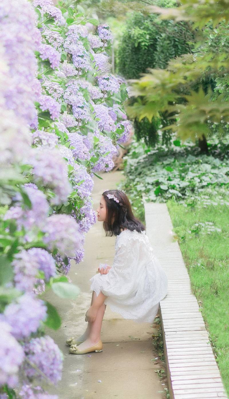 优优人体艺术美女蕾丝内衣床上108种姿势半裸写真