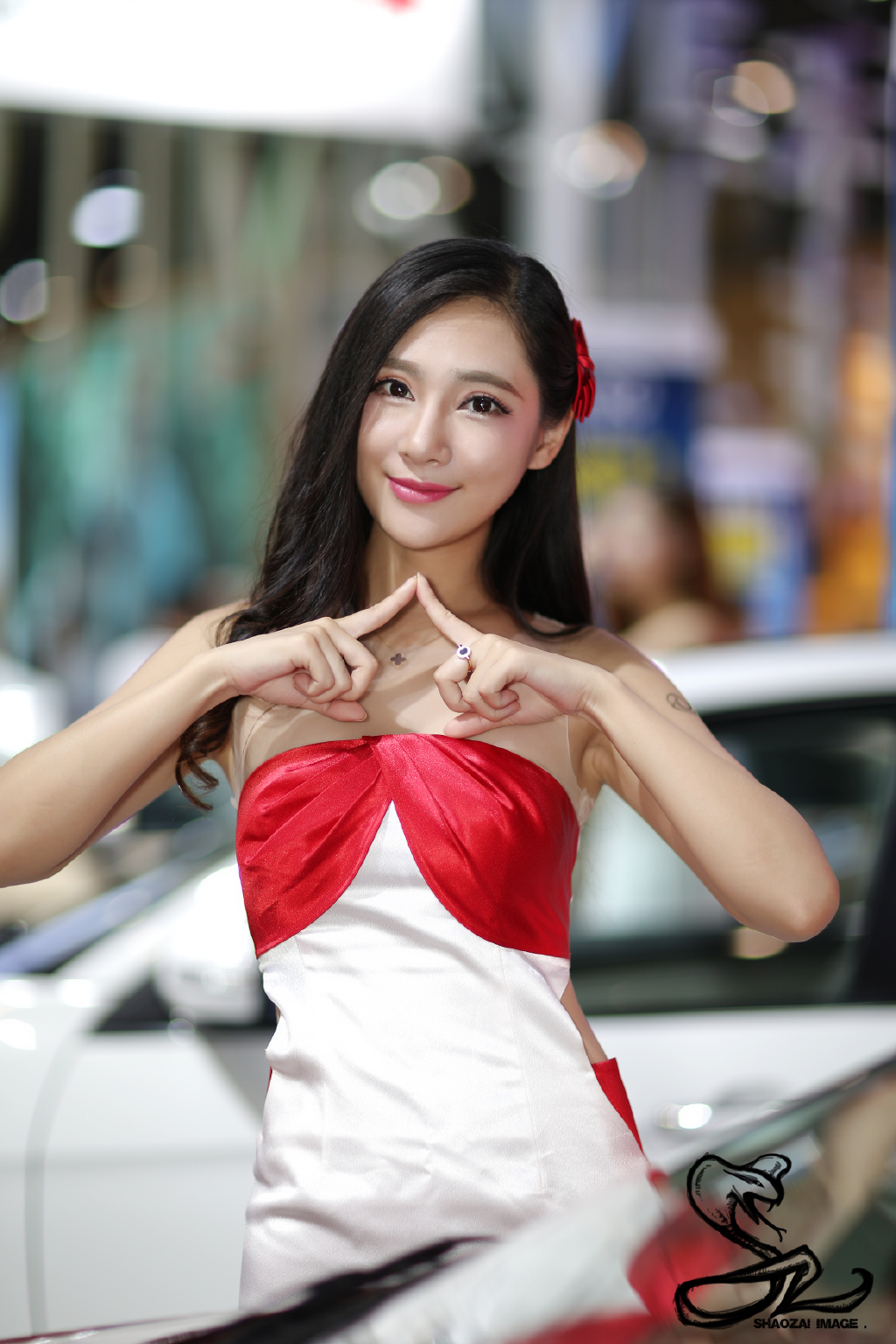 抹胸美女车模