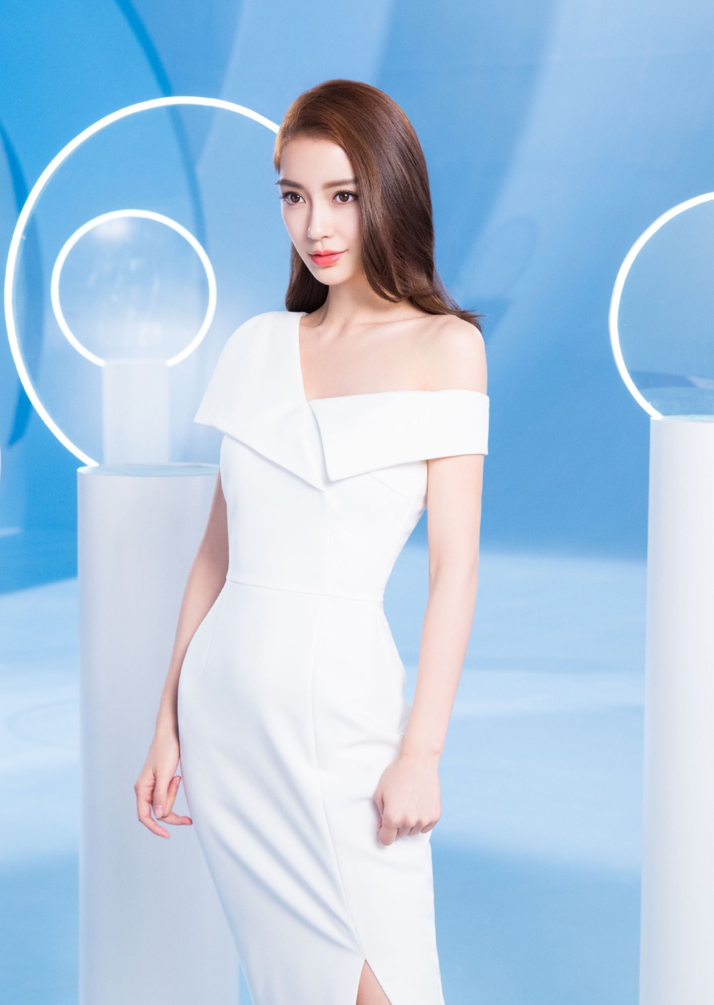 精致美女Angelababy广告代言人成熟火辣香肩养眼写真图片