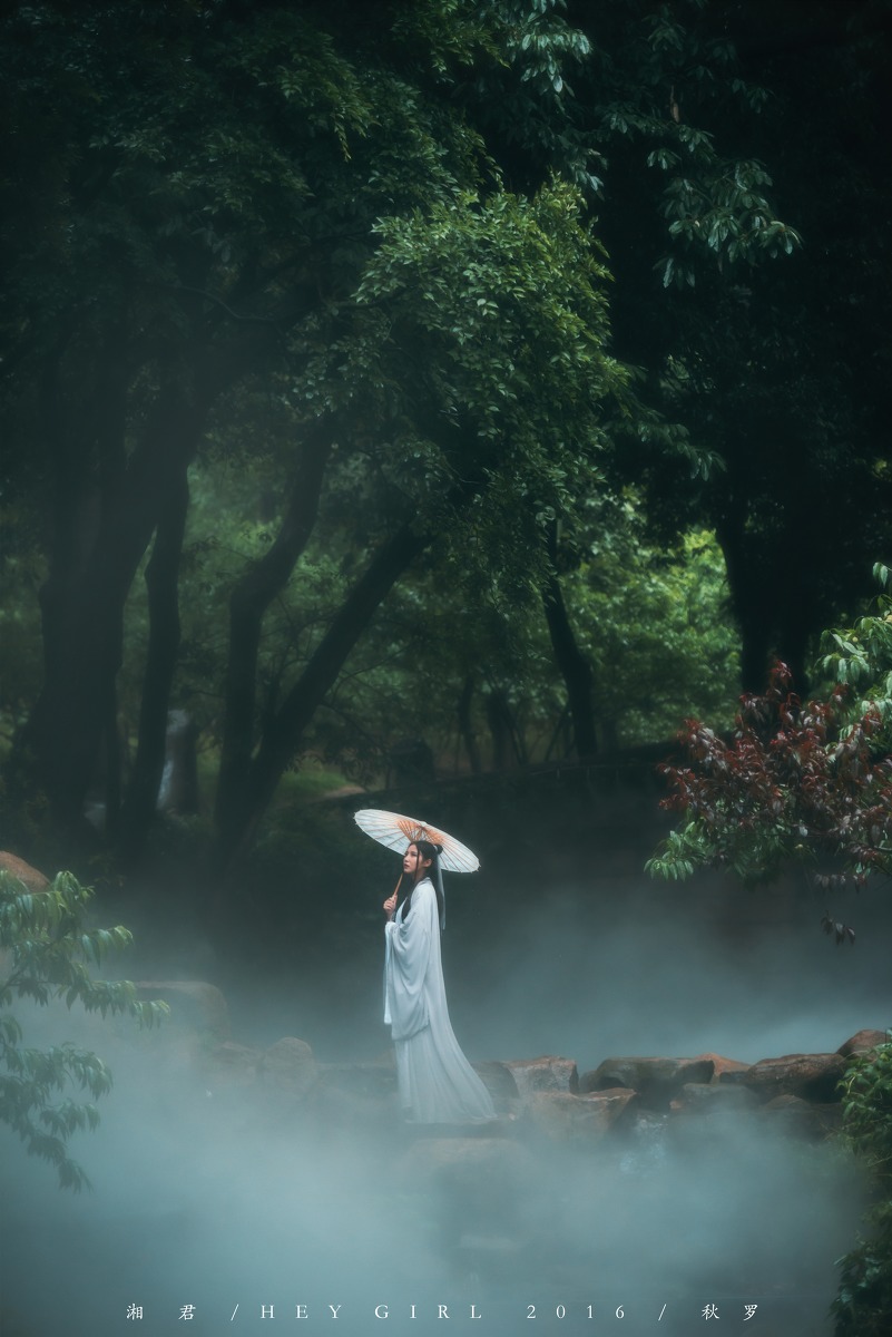 唯美如画的美女古装写真图片