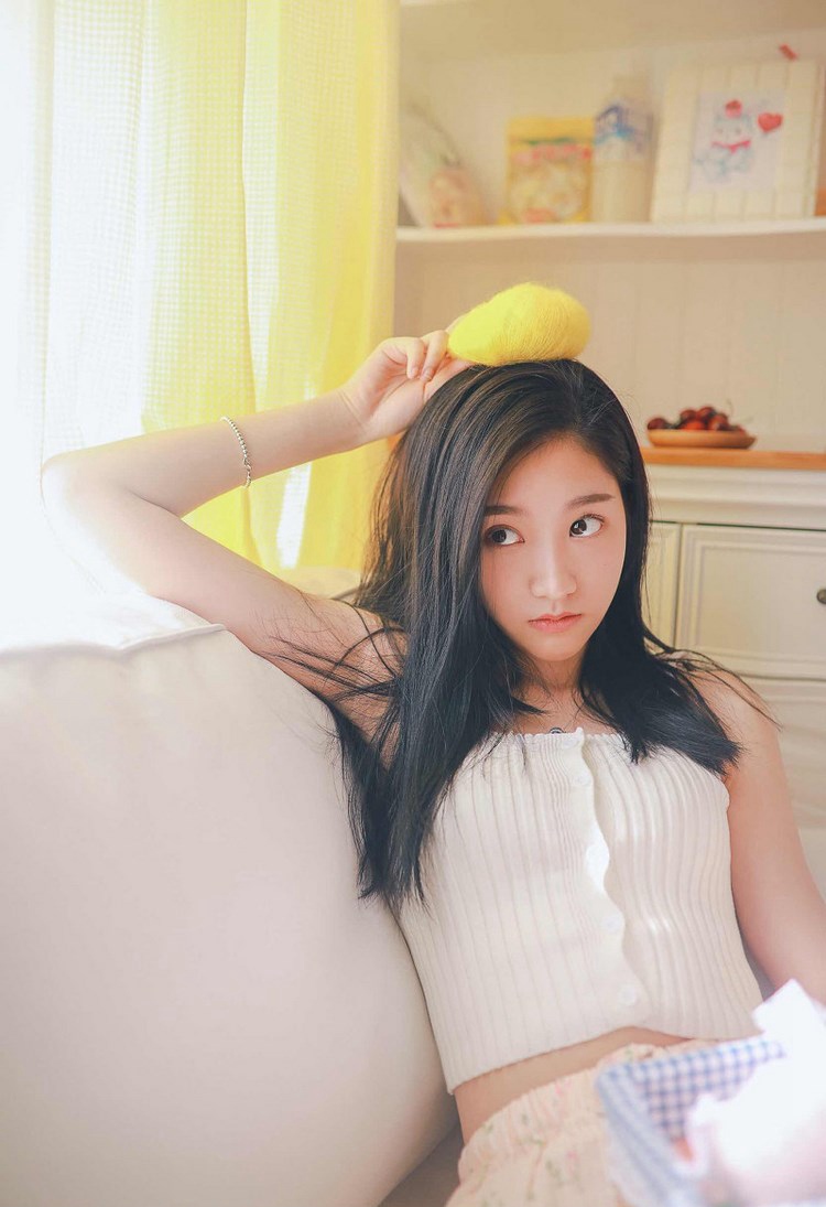 Beautyleg细长腿高跟白丝美女抹胸超短秀
