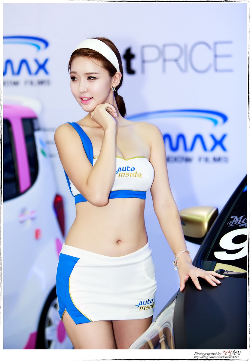 韩国抹胸超短美女车模