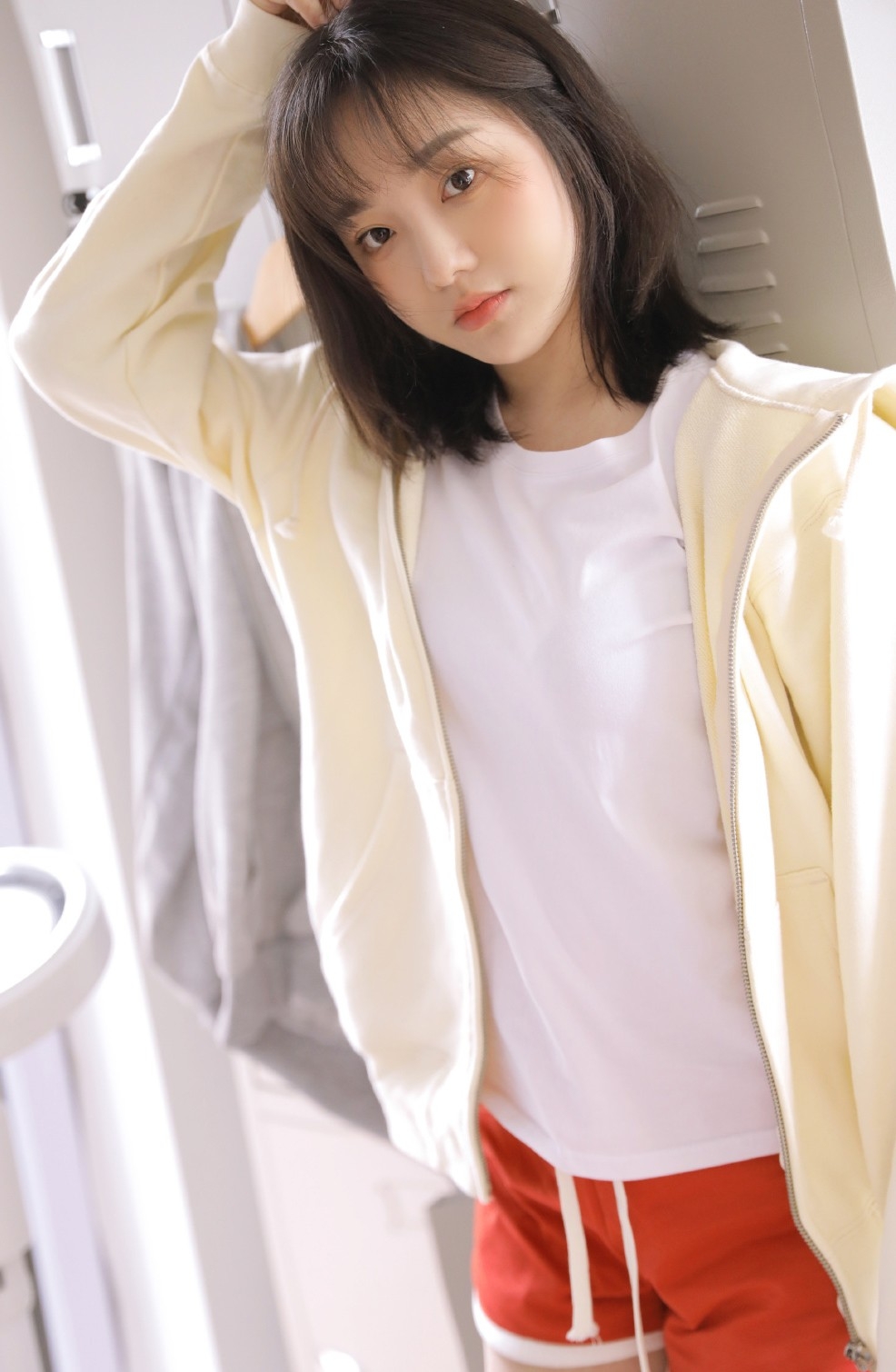 大长腿美眉水灵灵杏眼高清拍拍