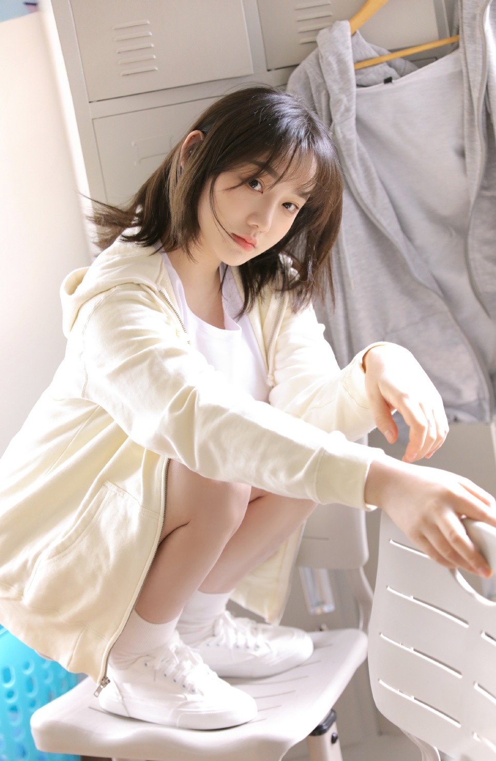 大长腿美眉水灵灵杏眼高清拍拍