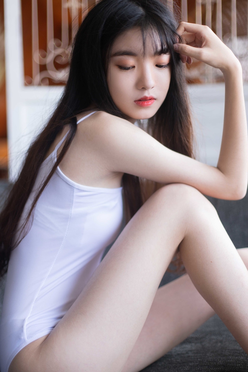 连体衣美少女妩媚妖娆私人拍摄