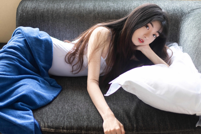 连体衣美少女妩媚妖娆私人拍摄