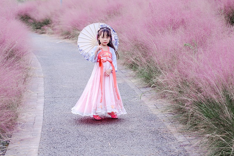 古装汉服小美女花海浪漫唯美可爱女生图片