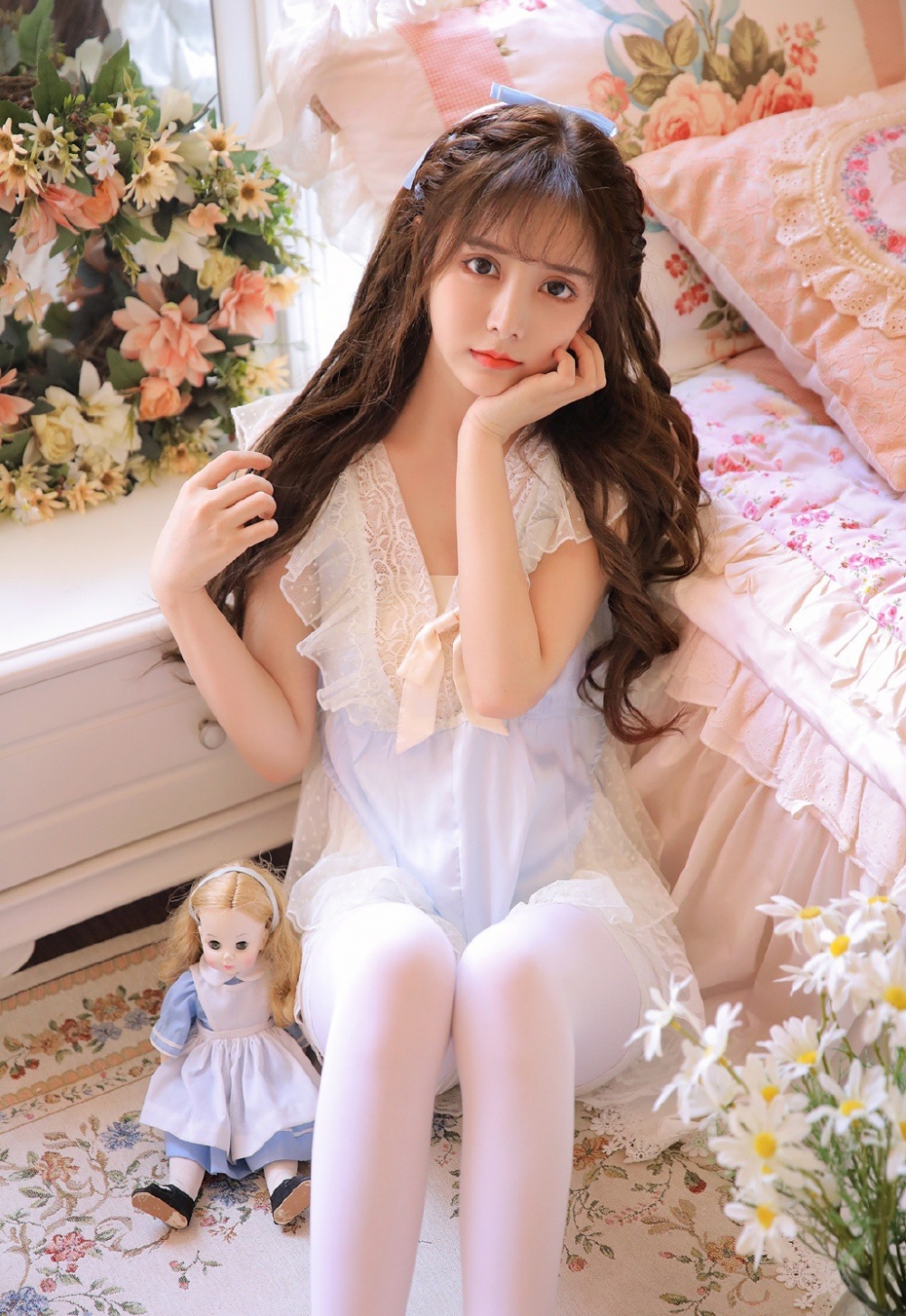 清纯气质女神浪漫甜美白丝诱惑漂亮养眼性感写真