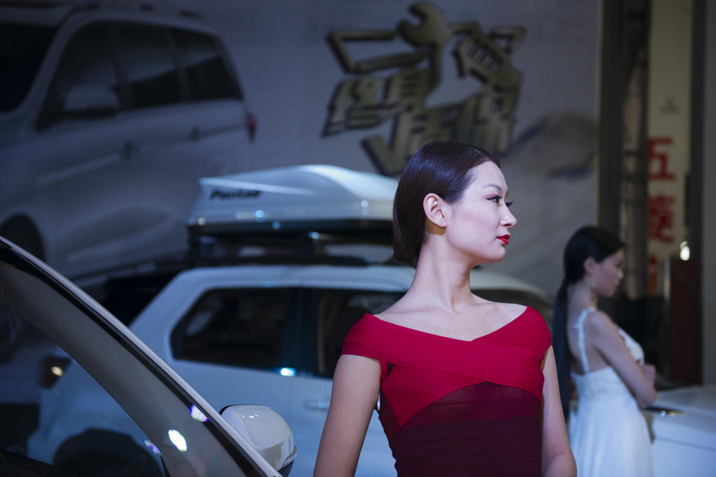 气质车模身材火辣性感美女辣图