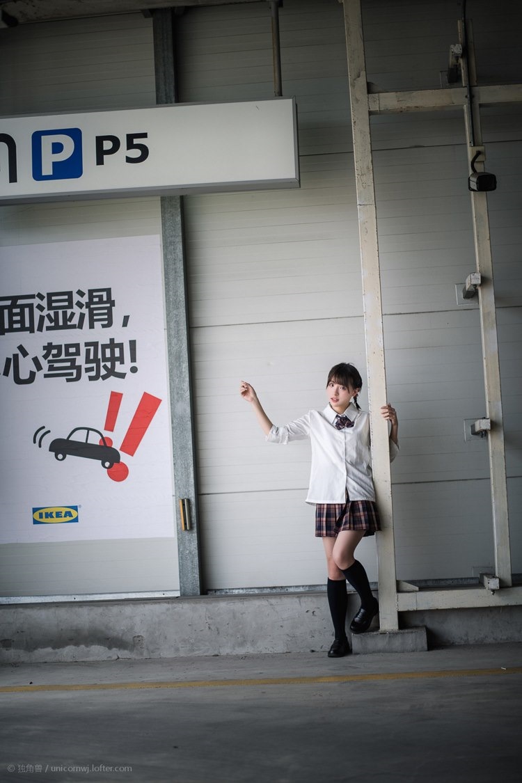 日系少女校园女神街拍户外清爽养眼软妹黑丝美腿写真