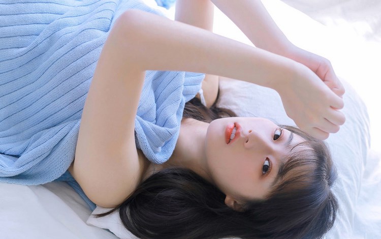 道场美女真空和服搔首弄姿大肥臀性感写真