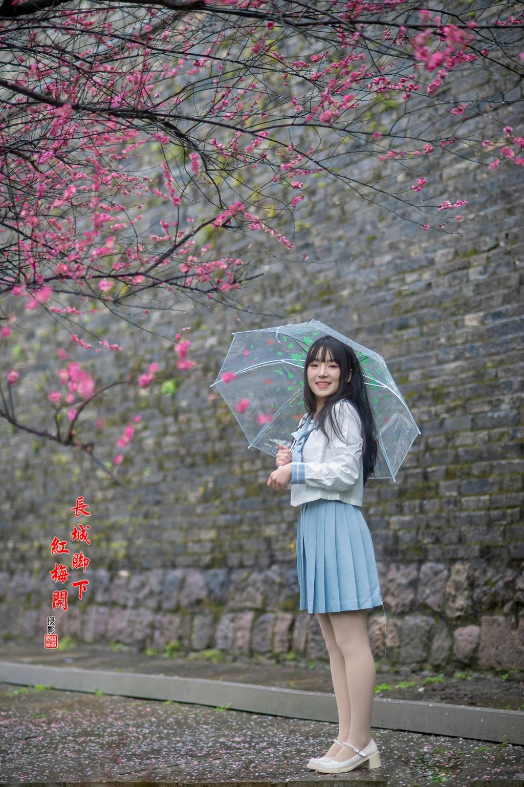 jk制服女生雨中撑伞透明丝袜淑女写真